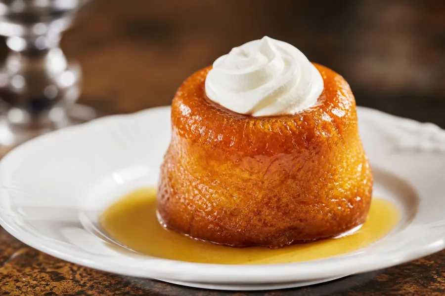 Baba au rhum Chez Nino.